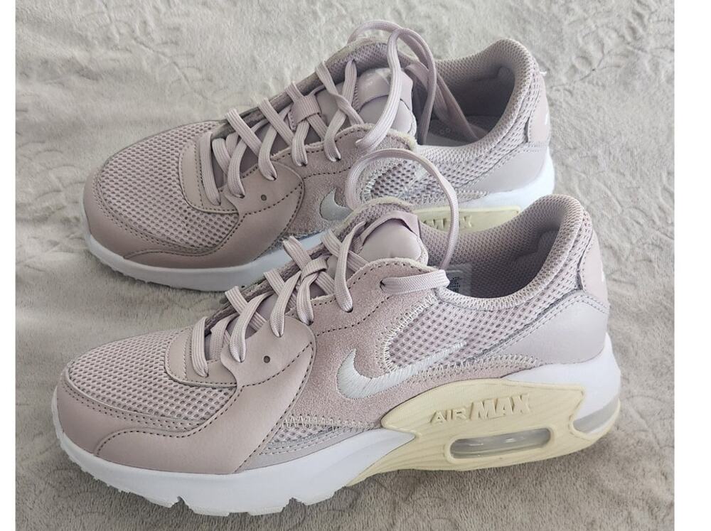 Nike Air Max Excee Platinum Violet Coconut Milk Women's 6.5 NWOB CD5432-010